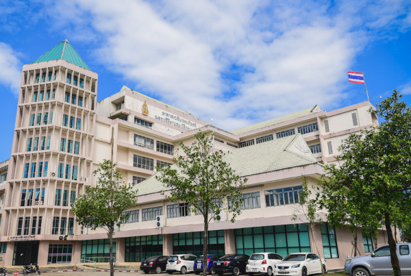 มหาวิทยาลัยเปิดโอกาสให้คนทั่วไปเรียนรู้ตลอดชีวิต เข้าถึงหลักสูตรออนไลน์และสิ่งอำนวยความสะดวกฟรี